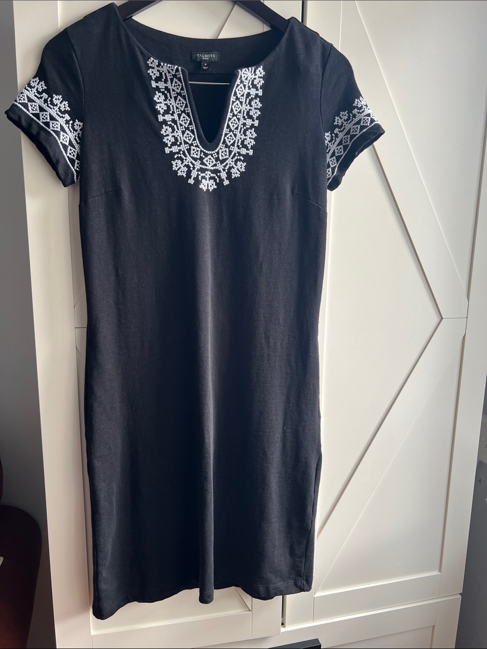 Talbots Petites Black Embroidered Cotton Shift T-Shirt Dress with Pockets Size P